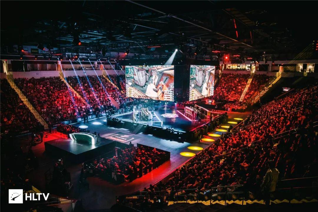 从 faker 的赛后采访中借鉴：把这个冠军给粉丝