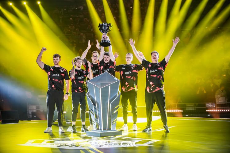 EDG赛后群访 Leave：第二把打得巨臭无比 其他两把还好吧